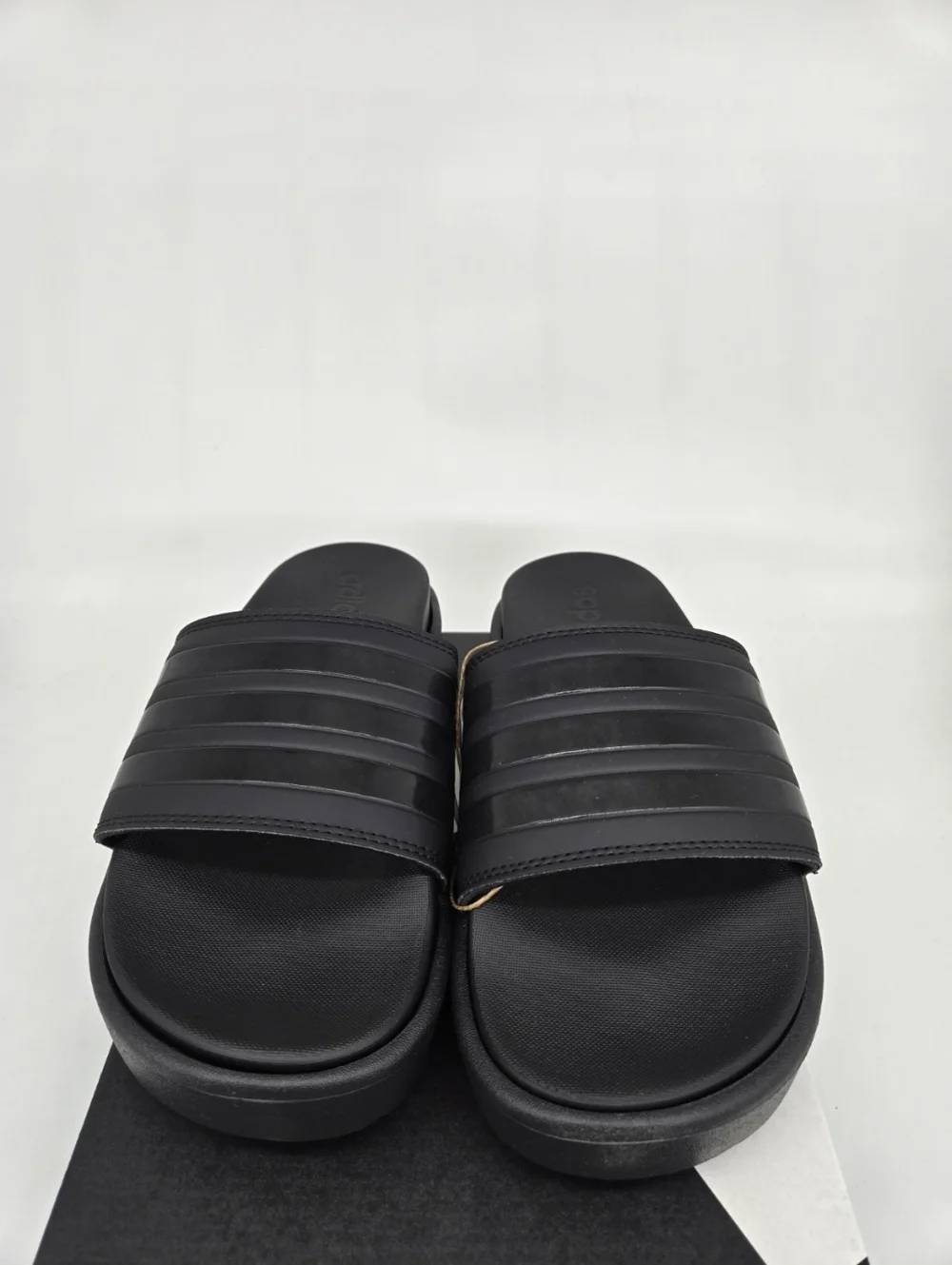 adidas Women's Adilette Platform Slide 'Triple Black' HQ6179 Shoes Size 7 New - Picture 2 of 8